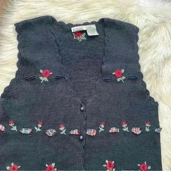 Vintage Capacity Floral and Plaid Bow Knit Vest Large - Picture 3 of 7